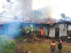Kebakaran di Jambi Timur, 5 Unit Damkar Dikerahkan