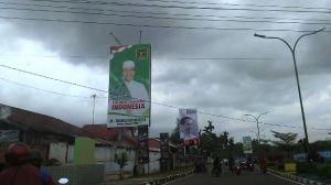 Hari Ini Panwas Kota Jambi Bersihkan Alat Peraga Pemilu