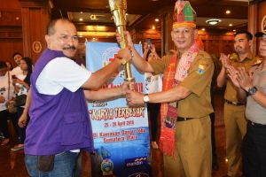 Sekda Apresiasi Kirab Obor Paskah Dengan Misi Perdamaian