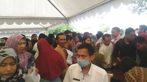Animo Urus E-KTP Tinggi, Masih Pagi Sudah Dipadati Ribuan Warga   