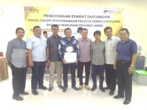Diantar Pengurus DPW, Politisi PAN Ini Daftar Sebagai Calon DPD RI   