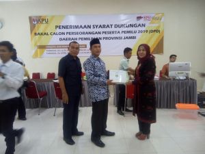 Maju Calon DPD RI,  Azhar Mulia Serahkan Dukungan Terbanyak