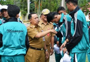 Sekda Merangin Lepas 72 Atlit Pelajar