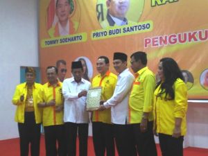 Tommy Soeharto Serahkan Langsung Dukungan Pilwako,  Sani-Izi Resmi Didukung Partai Berkarya