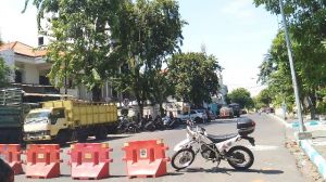 Pasca Ledakan Bom Pagi Ini, Sejumlah Jalan Menuju Mapolres Surabaya Ditutup   