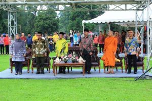 Fachrori Umar Hadiri Peringatan Hari Trisuci Waisak di Candi Muaro Jambi