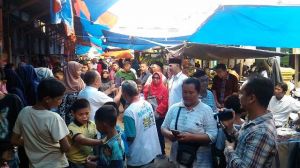 Fasha Blusukan di Pasar Keluarga, Pedagang Teriak Pilih Nomor Dua