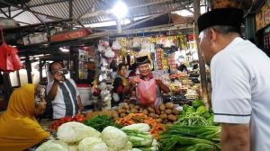 Fasha Borong Sayur-Sayuran, Daging dan Kue, Pedagang: Alhamdulillah