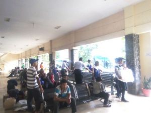 H-3 Lebaran, Penumpang Mudik di Terminal Tipe A Alam Berajo Jambi Membludak