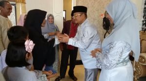 Warga Padati Open House di Kediaman Maulana Hari ini