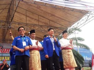 Orasi di Kampanye Akbar, H. Bakri Yakin Sani-Izi Menang di Pilwako
