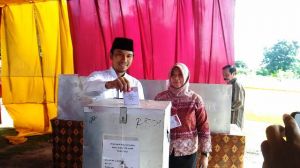 Nyoblos di TPS 10 Alam Barajo, Edi: Kita Sudah Berikhtiar, Selanjutnya Allah Menentukan