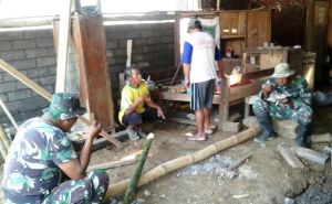 Puing-Puing Sisa Bangunan Menjadi Saksi Bisu Kebersamaan Kami