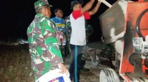 Sebagai Pemangku Wilayah Danramil Dan Kaur Pemerintahan Ikut Lembur Pengecoran  Jalan
