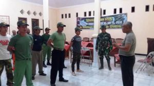 Melatih Kedisiplinan Linmas