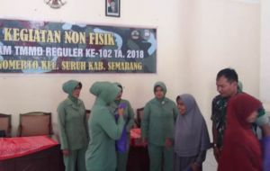 Ketua Persit Kodim 0714/Salatiga Berikan Bingkisan Untuk Lansia