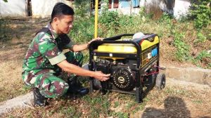 Serda Leo Dewanto Mengecek Kesiapan Genset      