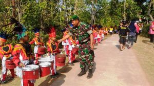 Keceriaan Siswa-Siswi SDN Suruh Menyambut Tamu Istimewa TMMD      