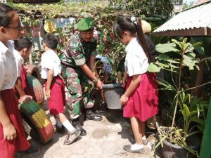 Bangkitkan Semangat Gotong Royong Kepada Siswa-Siswi SDN Bonomerto 1