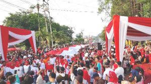Ribuan Masyarakat Bungo Arak Bendera Raksasa Sepanjang 240 Meter, Ini Penampakannya      