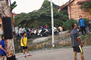 Sambut 17 Agustusan Bersama Warga Sakirin Pohan Gelar Pertandingan Bola Voli