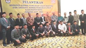 14 Komisioner KPU 7 Kabupaten Resmi Dilantik      