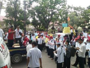 Ratusan Tenaga Honorer di Jambi Gelar Aksi Tolak Tes CPNS Jalur Umum