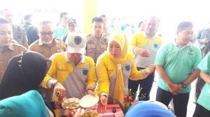 Bupati Syahirsah Cicipi Panganan Berbahan Baku Ikan