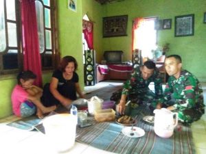 Rekatkan Warga Bersama Satgas TMMD, Dengan Anjangsana