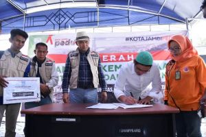 Misi Kemanusiaan Dari Jambi Disambut Haru di Palu, Fasha Serahkan Bantuan Tahap Pertama