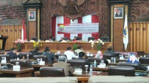 Sekda Apresiasi Pandangan Umum Fraksi Soal 2 Ranperda yang Diajukan Pemprov