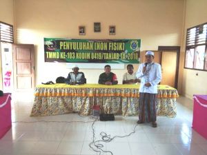 Berikan Penyuluhan ke Warga, Satgas TMMD Bawa Narasumber dari KUA Mendahara