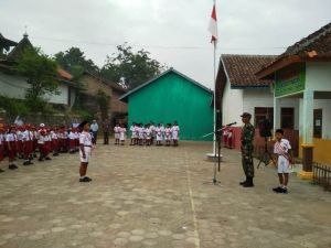 Satgas TMMD Jadi Pembina Upacara Di SDN 1 Pasedan