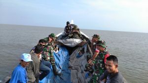 Dandim 0419/Tanjab, Ajak Awak Media ke Lokasi Gunakan Pompong