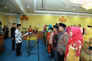 Sekda Lantik 13 Tenaga Guru dan Tenaga Fungsional