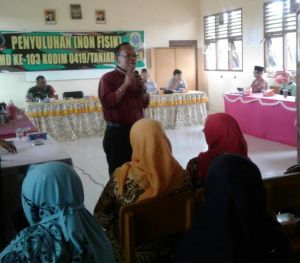 Satgas TMMD 103 Beri Penyuluhan Pentingnya Menjaga Kebersihan Lingkungan Sekitar