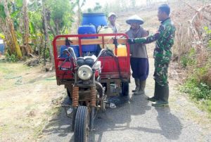 Perbincangan Yang Hangat Dengan Warga Setempat