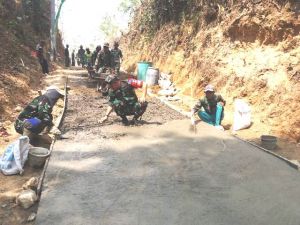 Acungan Jempol Buat Dansatgas TMMD