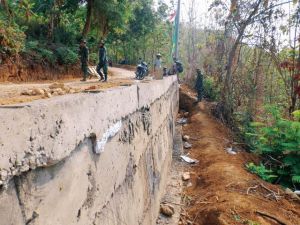 Kokohnya Tebing Jalan Ngotoko Tampak Sudah