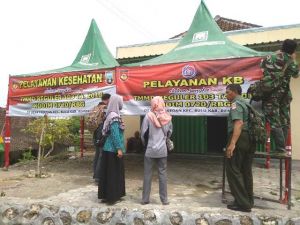 Satgas TMMD Gandeng Team Kesehatan Gelar Pelayanan Kesehatan Dan KB