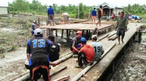 Warga Sungai Ayam Siapkan Panggung Malam Hiburan Bersama Satgas TMMD   