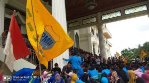 PMII Jambi Geruduk Kantor Gubernur Jambi