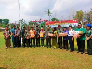 Penyerahan Bantuan Sebagai Bahan Kontak Kepada Warga