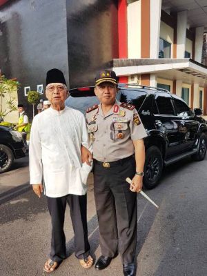  Madjid Muaz Turut Jemput Jenazah ZN, Menyolatkan Hingga Ikut ke Pemakaman