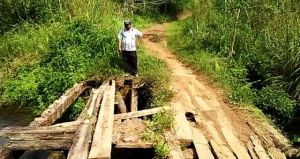 Jalan Rusak dan Jembatan Lapuk Tak Bisa Dilewati,  Warga Dusun Perinti Luweh Harapkan Perhatian