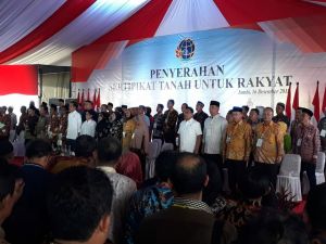 Usai Bagikan 6 Ribu Sertifikat Tanah di Jambi, Jokowi: Jangan Senang Dulu