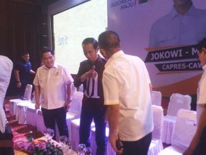 Didampingi Erick Thohir, Jokowi Temui Relawan dan Tim Jambi   