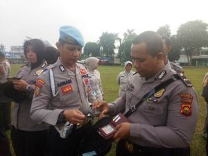 Nah... Propam Polda Jambi Mendadak Periksa Atribut Personil di Polresta Jambi, Ini Tujuannya
