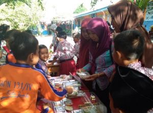Ada Pasar di Sekolah
