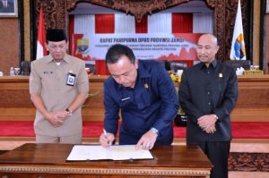 DPRD Setujui Ranperda Rencana Pembangunan Industri Buka Peluang Tenaga Kerja Lokal   